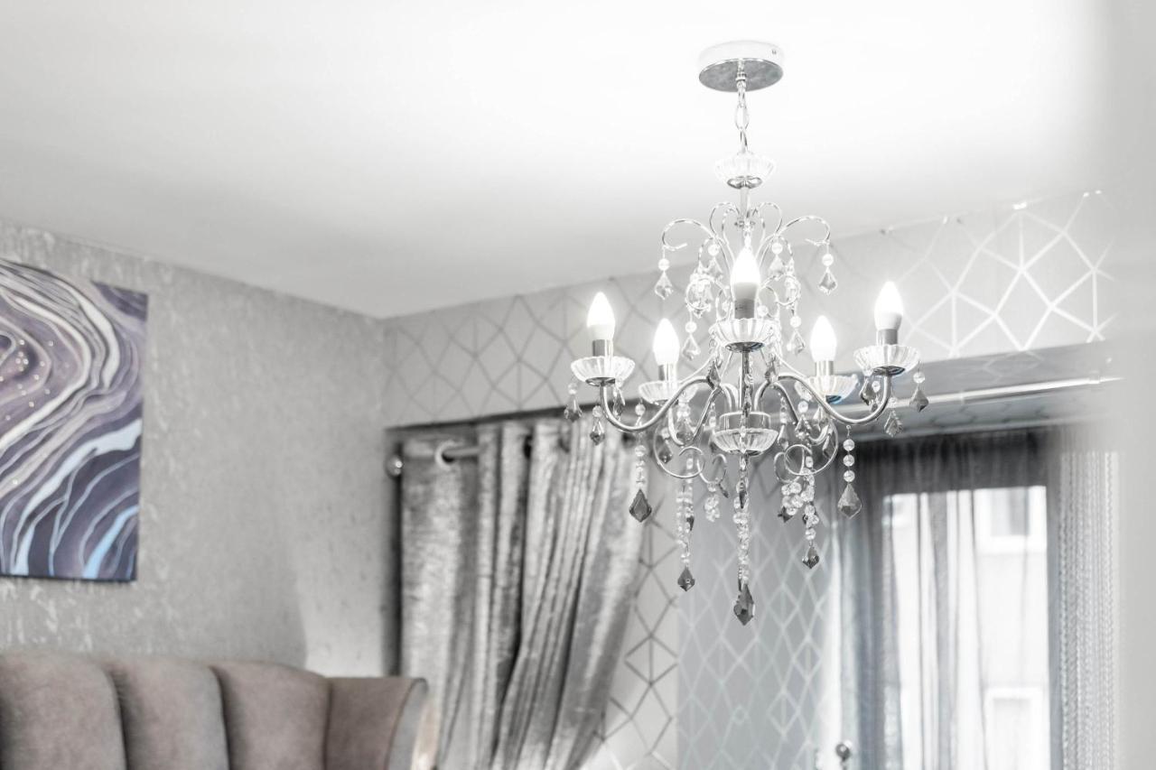 Luxury City Centre Apartment - Parking - Smart Tv - Wifi - Intercom Birmingham Luaran gambar