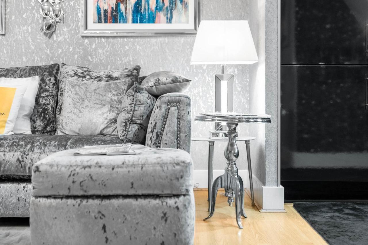 Luxury City Centre Apartment - Parking - Smart Tv - Wifi - Intercom Birmingham Luaran gambar